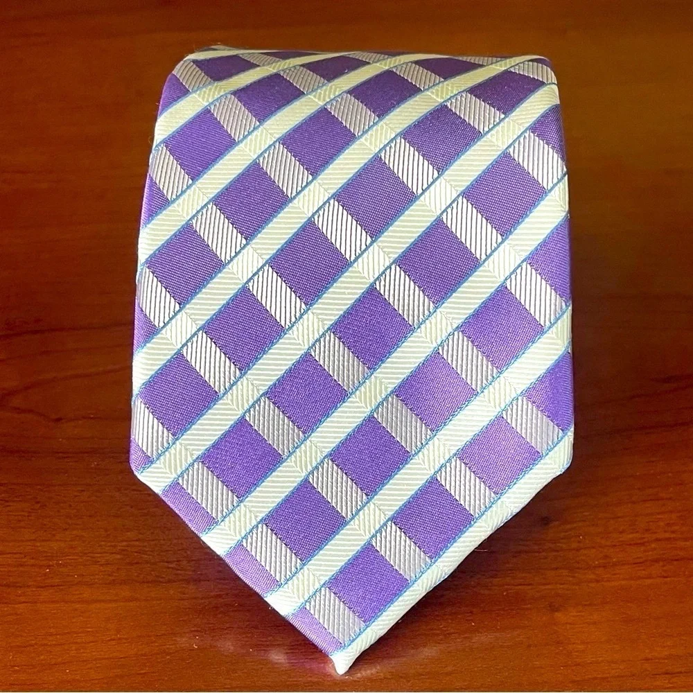 GEOFFREY BEANE ~ Gorgeous Lavender Lattice Weave Print Tie ~ Silk Blend